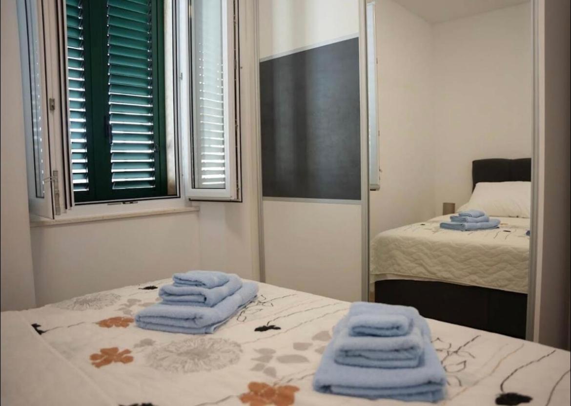 Apartmani Antonia Račišće Buitenkant foto