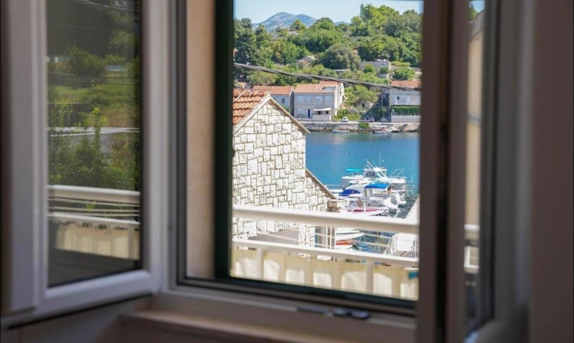 Apartmani Antonia Račišće Buitenkant foto